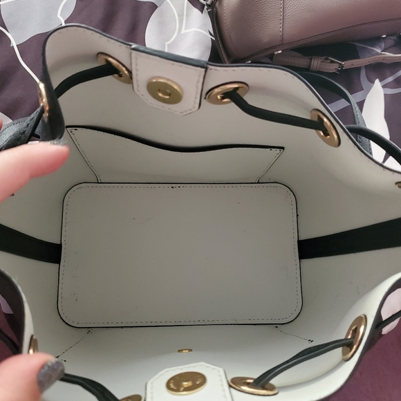 Michael Kors bucket bag - Picture 3 of 4